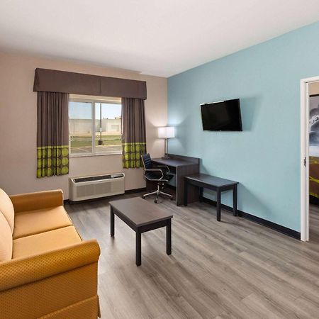 מלון Super 8 By Wyndham Lubbock West מראה חיצוני תמונה
