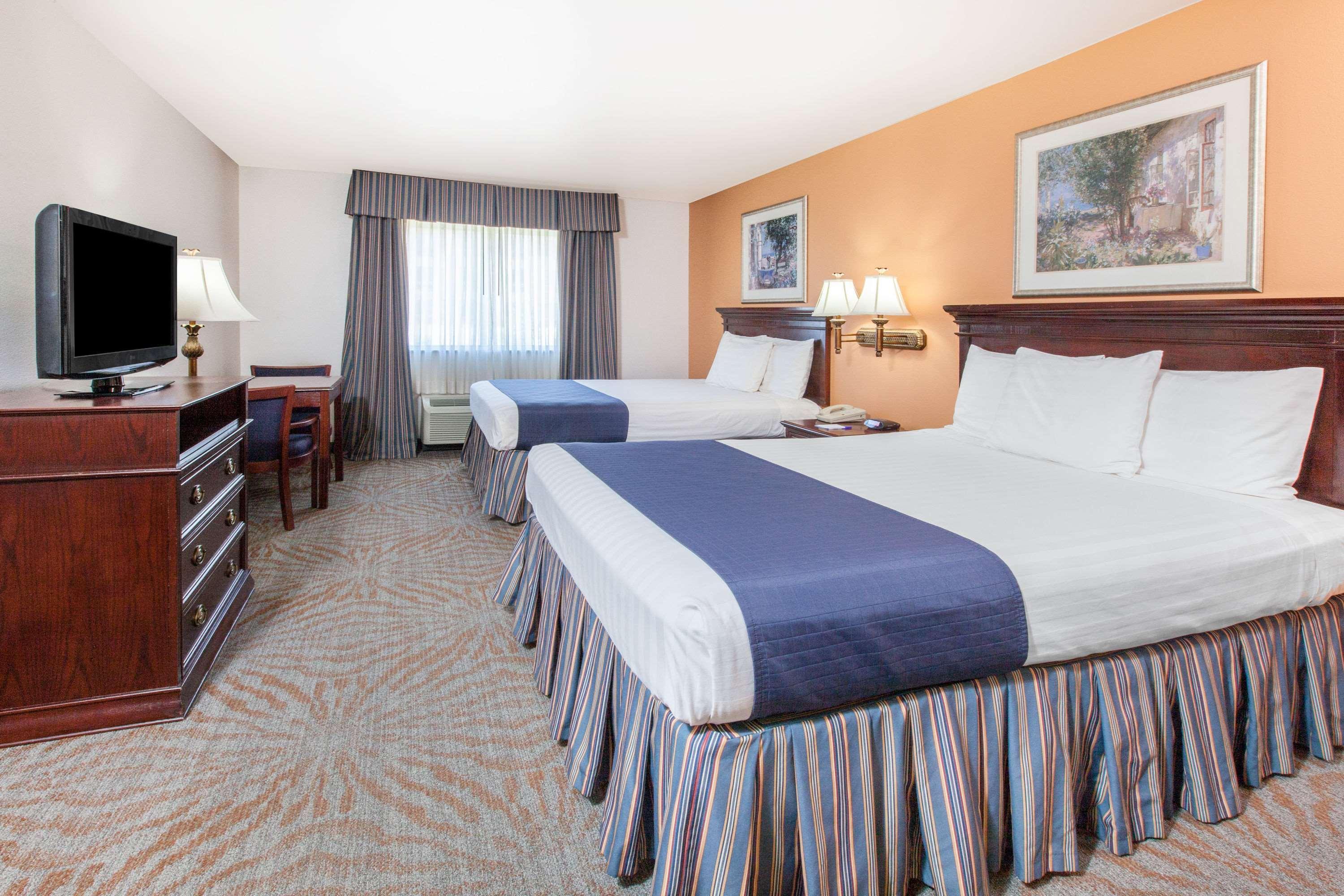 מלון Super 8 By Wyndham Lubbock West מראה חיצוני תמונה