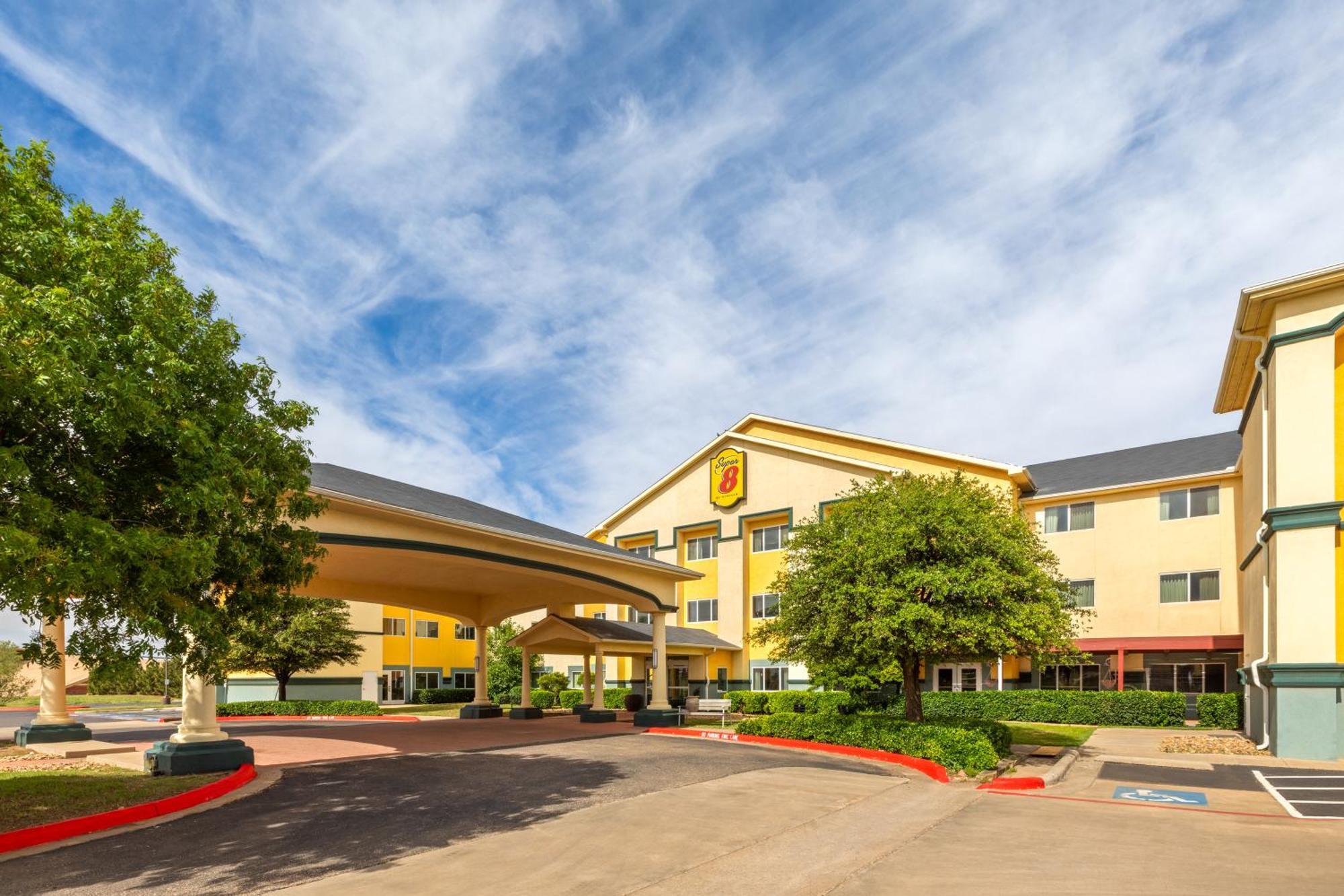 מלון Super 8 By Wyndham Lubbock West מראה חיצוני תמונה