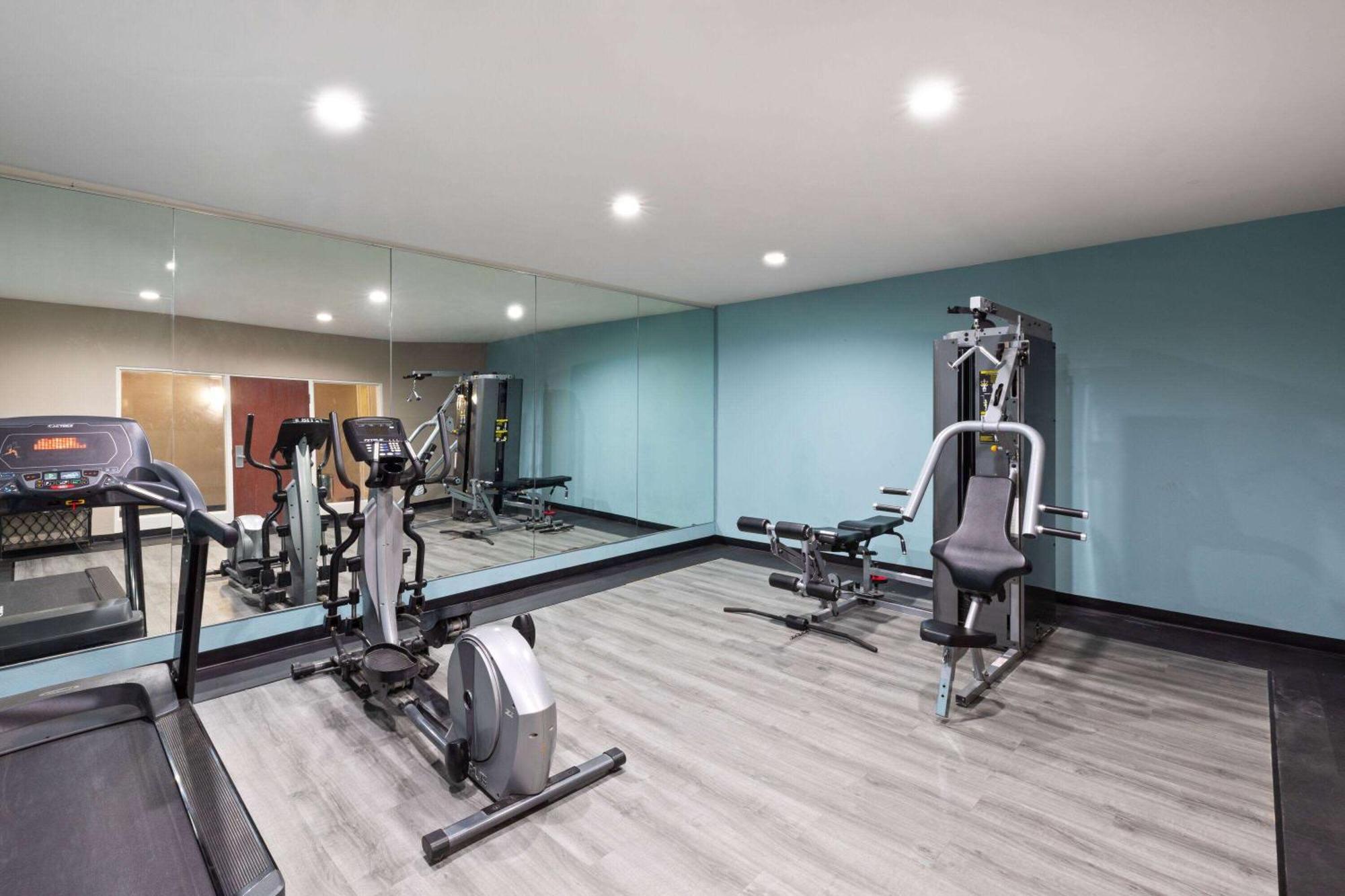 מלון Super 8 By Wyndham Lubbock West מראה חיצוני תמונה