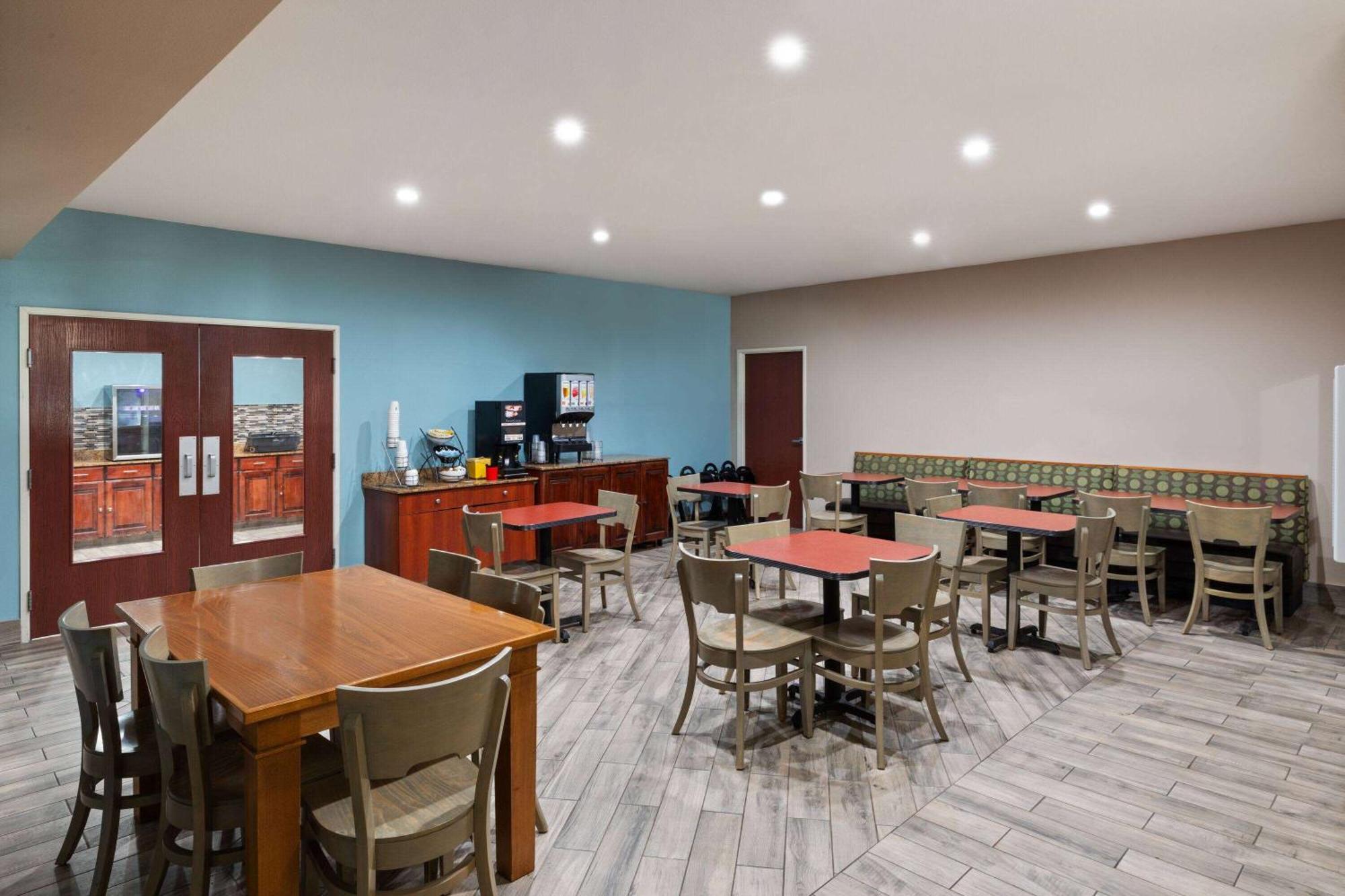 מלון Super 8 By Wyndham Lubbock West מראה חיצוני תמונה