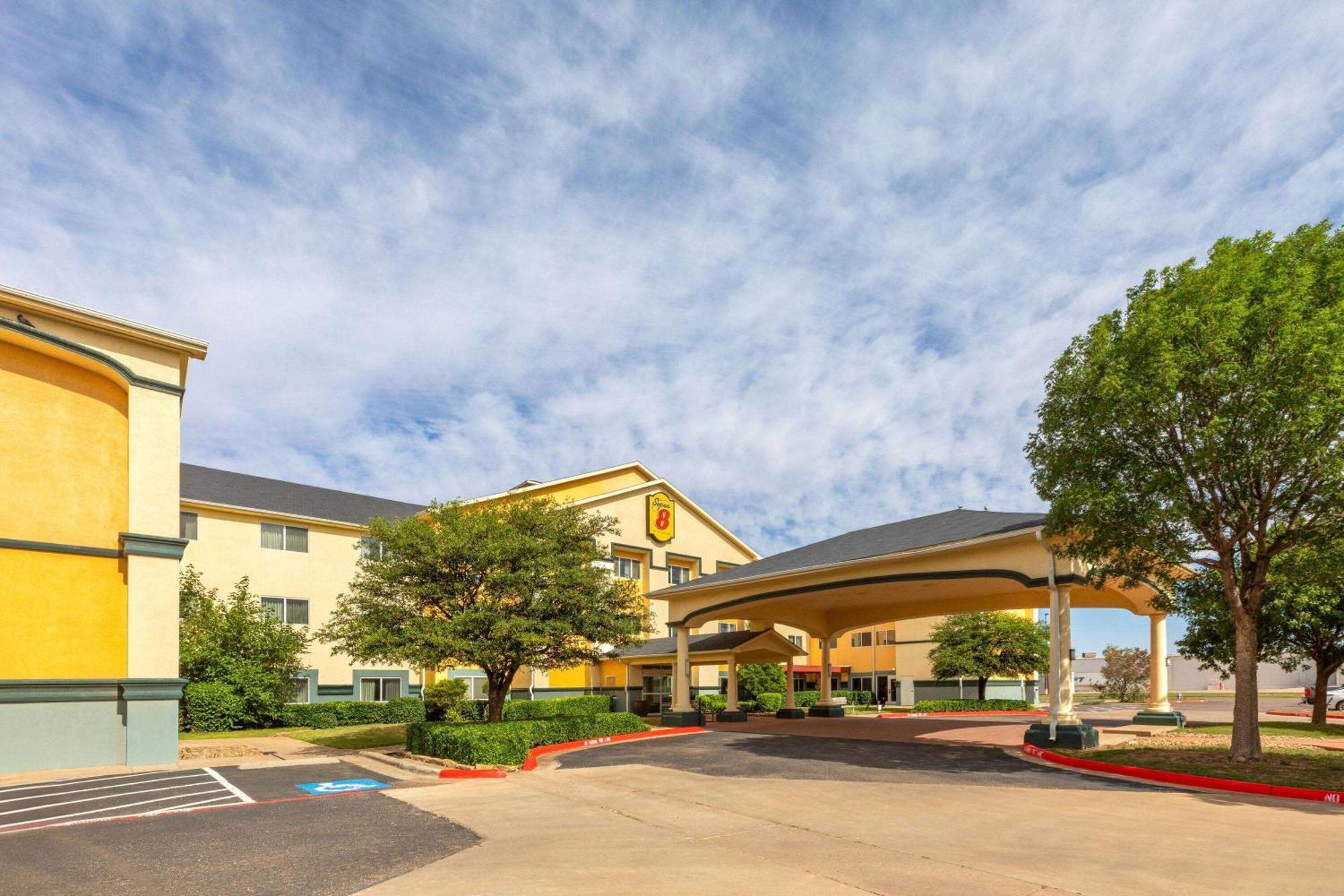 מלון Super 8 By Wyndham Lubbock West מראה חיצוני תמונה