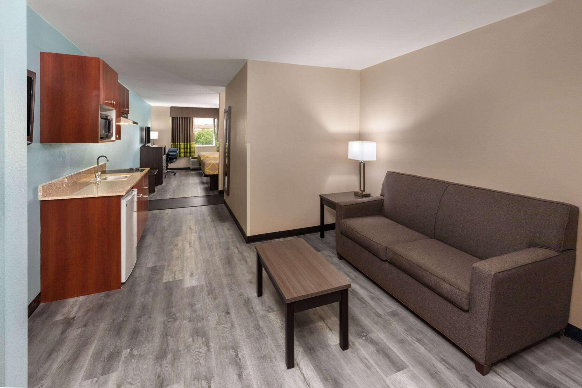 מלון Super 8 By Wyndham Lubbock West מראה חיצוני תמונה